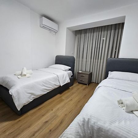 Elois Luxury Apartment Tirana Exterior foto