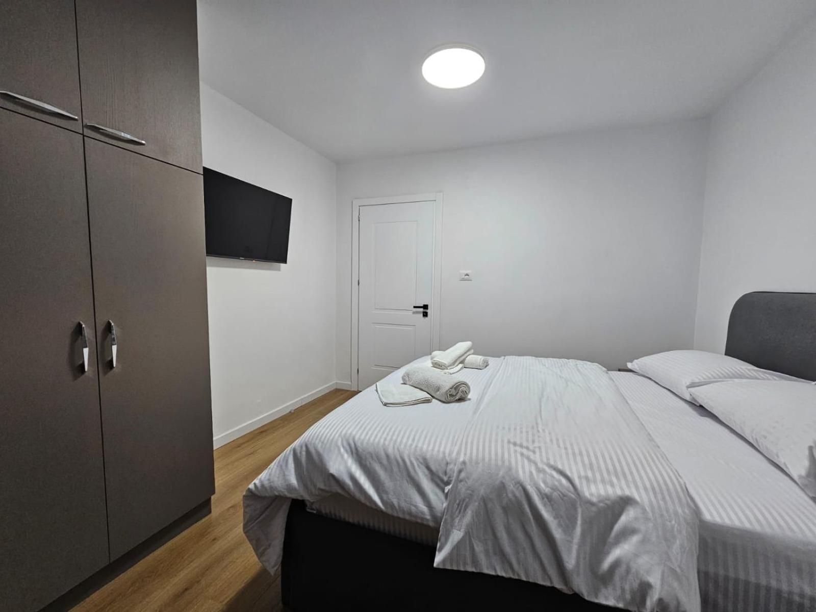 Elois Luxury Apartment Tirana Exterior foto